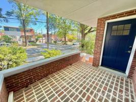 featured image of 733 Crittenden St Ne
