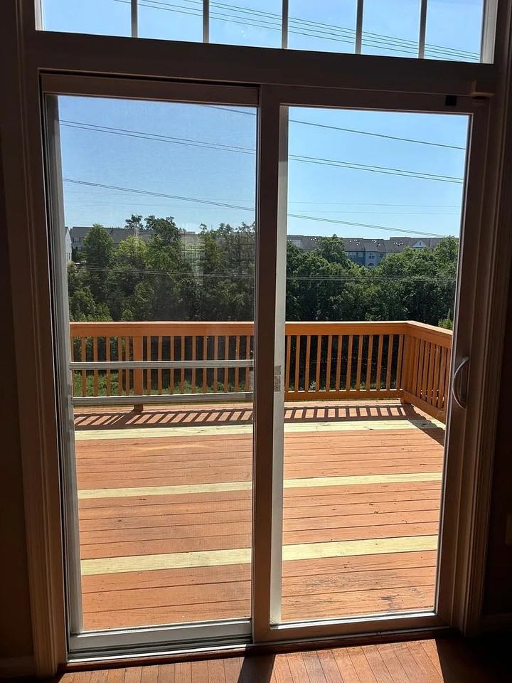 15711 John Diskin Cir - Photo 5 of 14