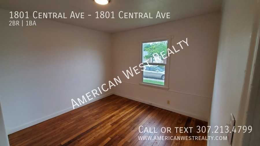 1801 Central Ave - Photo 6 of 7
