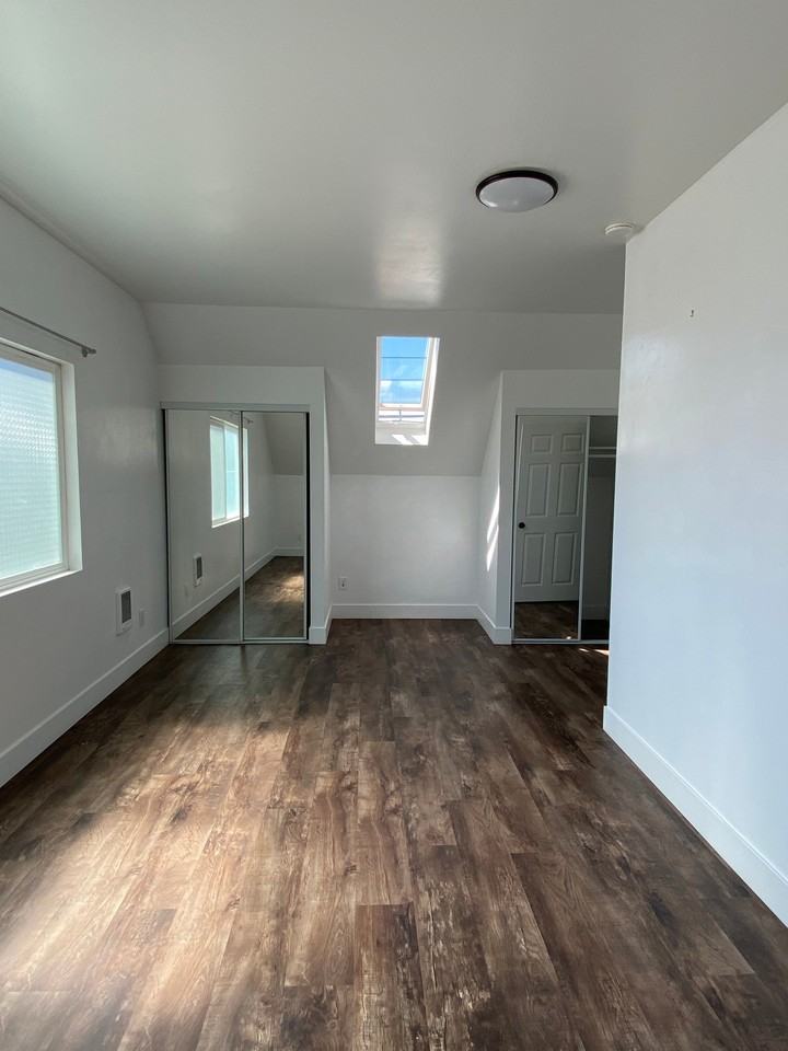 3320 Clairemont Dr #3322B - Photo 4 of 8