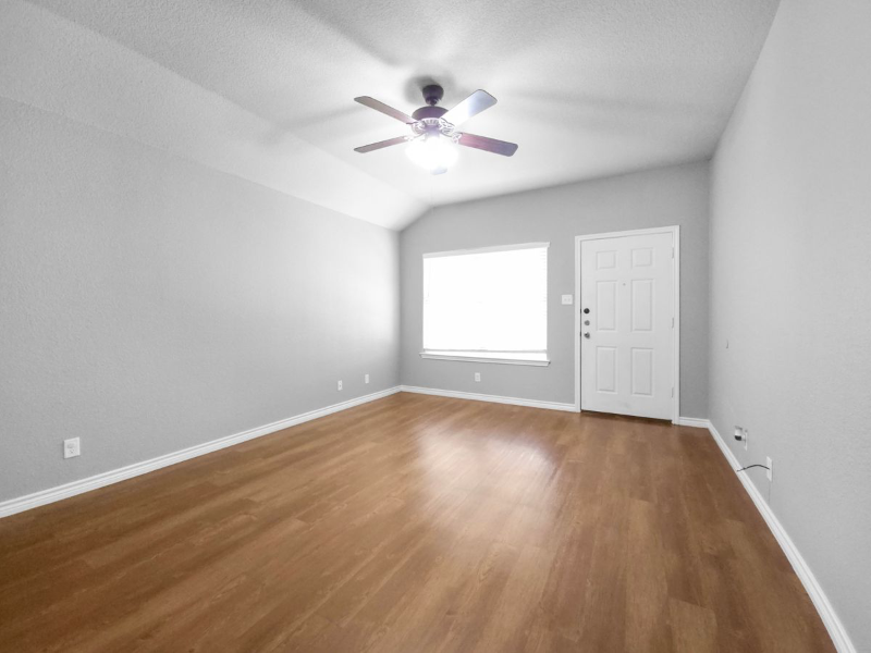 511 Kacie Dr #B - Photo 2 of 20