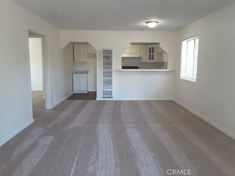 431 W 112th St - Photo 4 of 11
