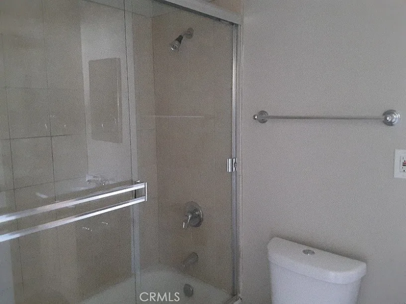 431 W 112th St - Photo 5 of 11