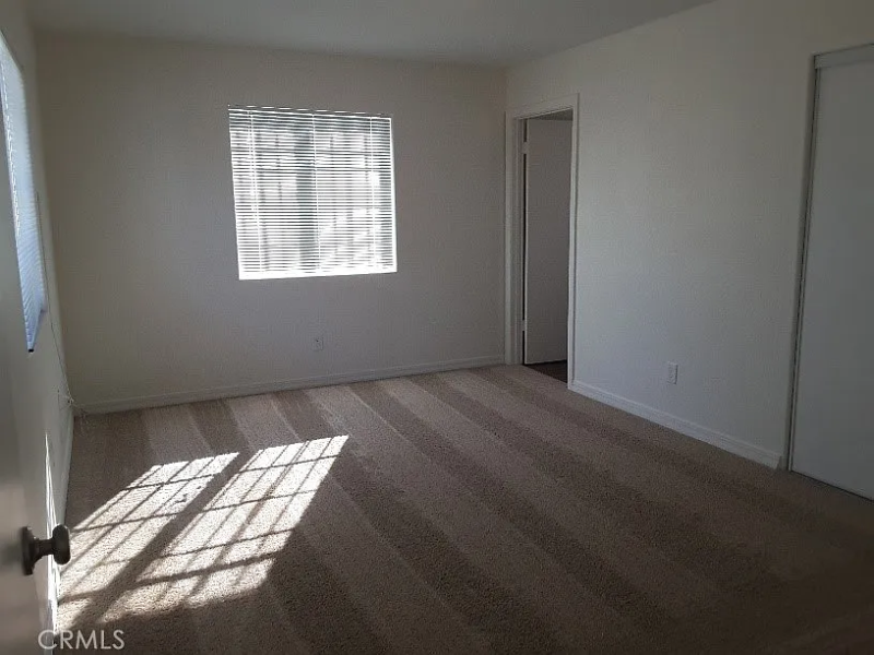 431 W 112th St - Photo 6 of 11