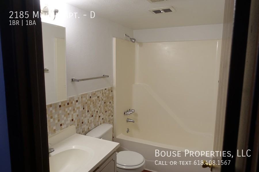 2185 2185 Muren Apt. #D - Photo 2 of 6