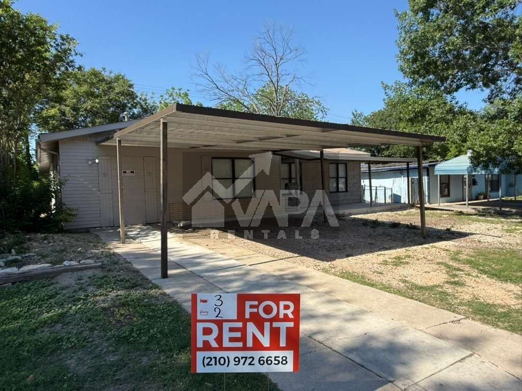 943 Weizmann St - Photo 2 of 19