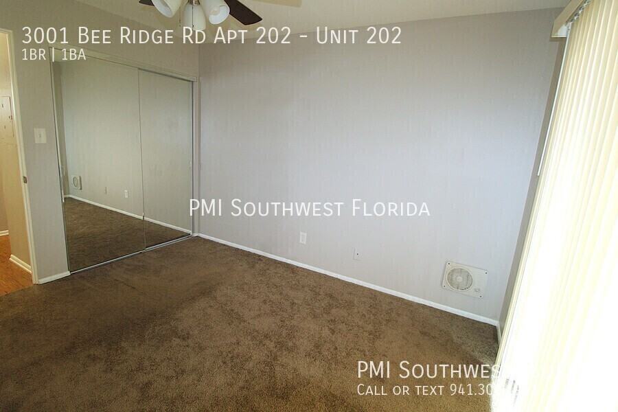 3001 Bee Ridge Rd Apt 202 #202 - Photo 5 of 19