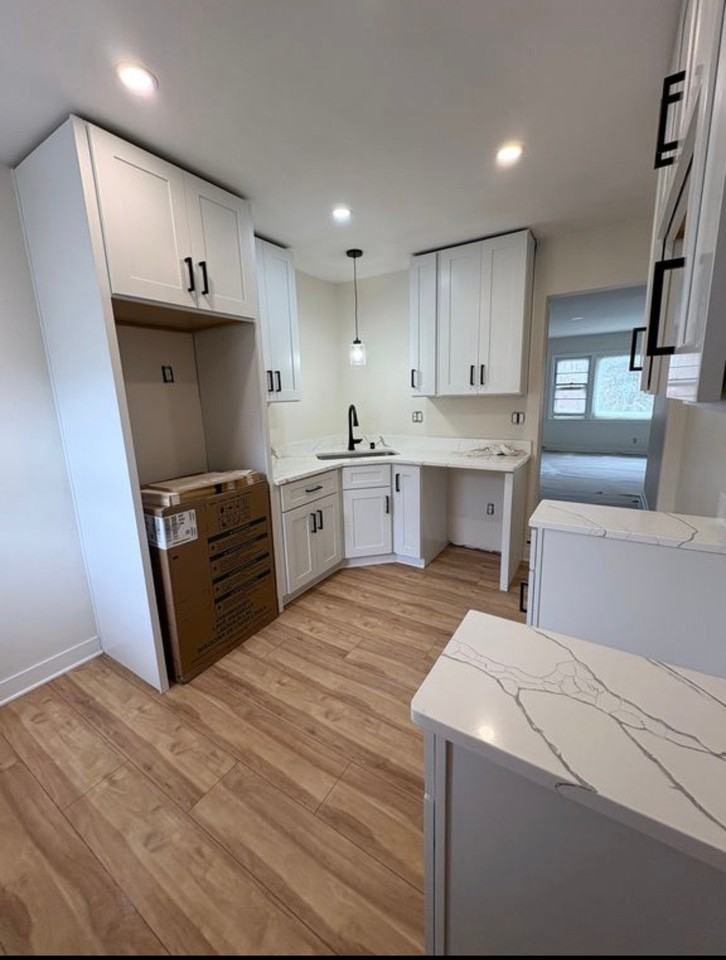 1154 E Singer Cir #2 - Photo 2 of 5