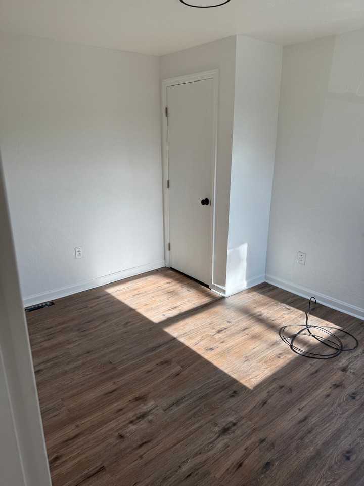 1807 Seaton St - Photo 6 of 16