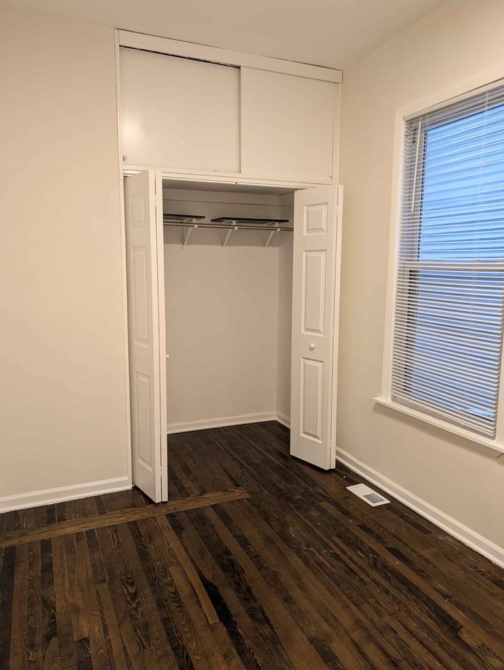 2302 N Hamlin Ave #1 - Photo 7 of 13