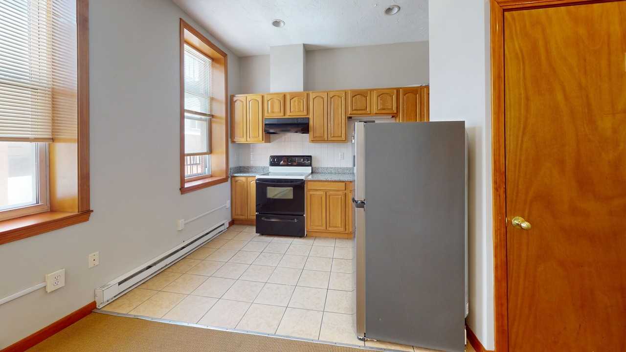 97 Hudson St #2 - Photo 2 of 6