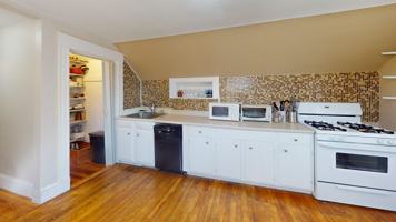 featured image of 16 Templeton Pkwy #3