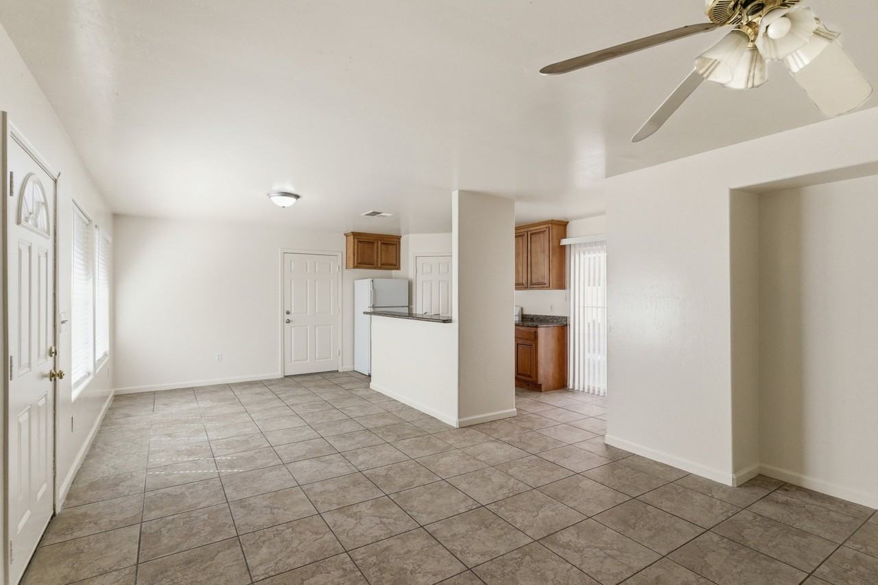 726 K St #B - Photo 5 of 14