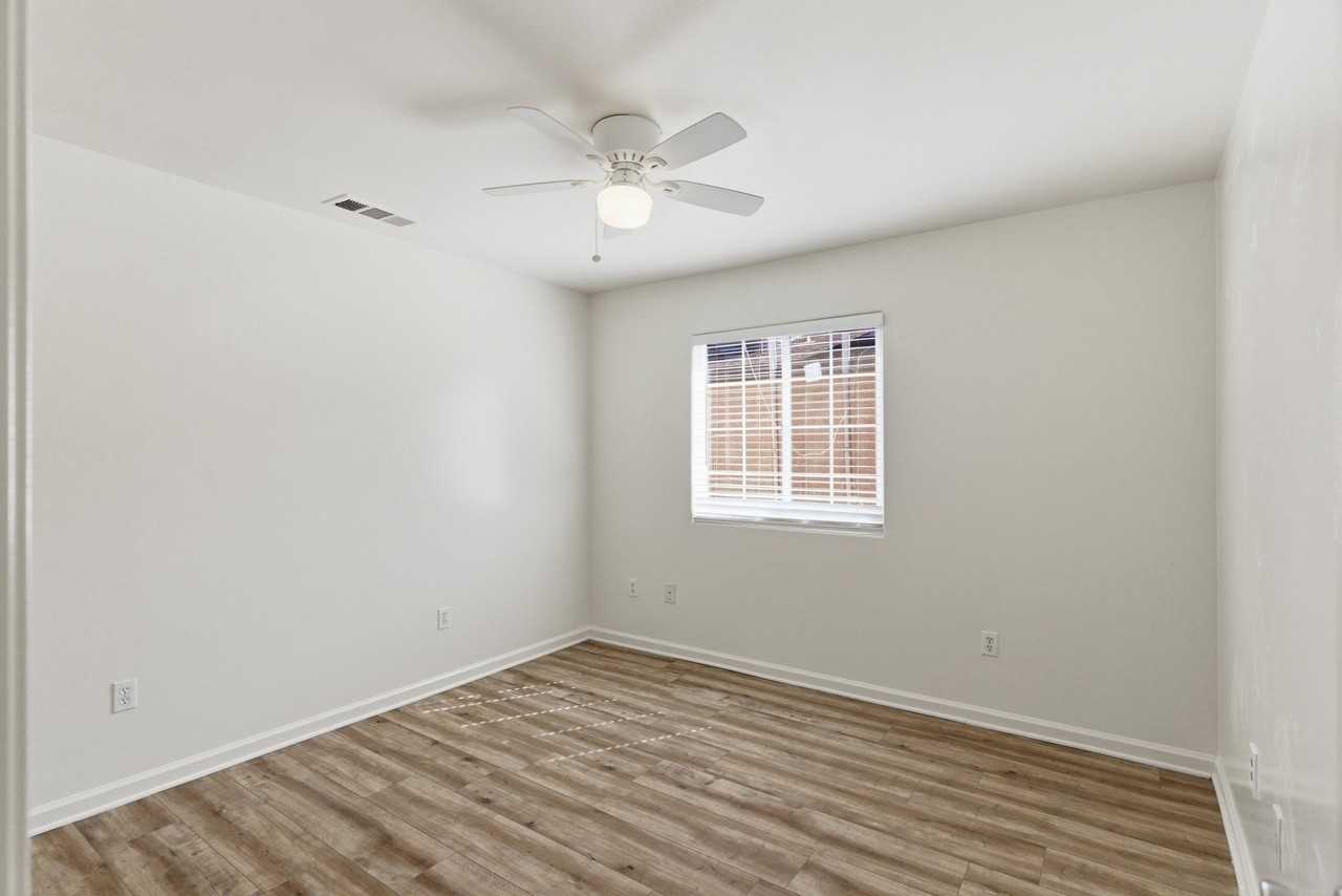 726 K St #B - Photo 7 of 14