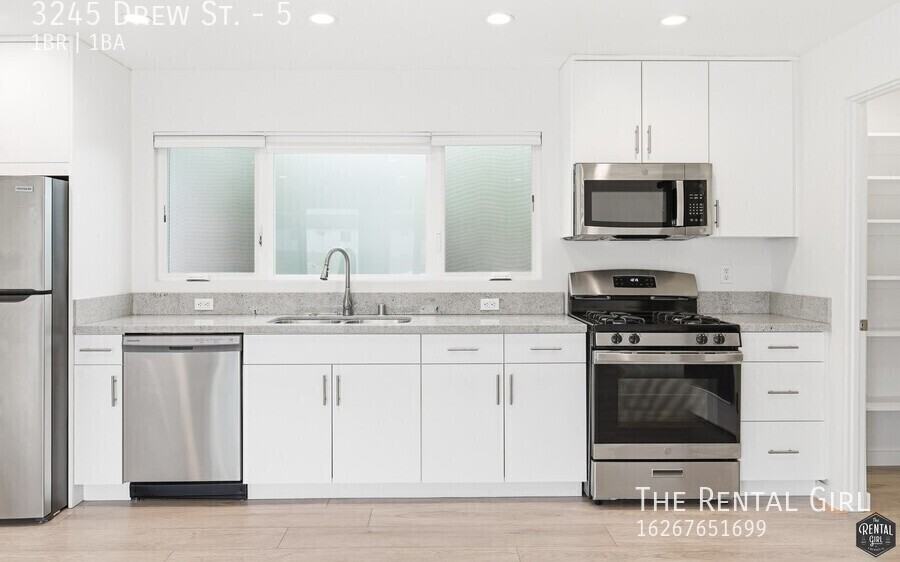 3245 Drew St #5 - Photo 3 of 13
