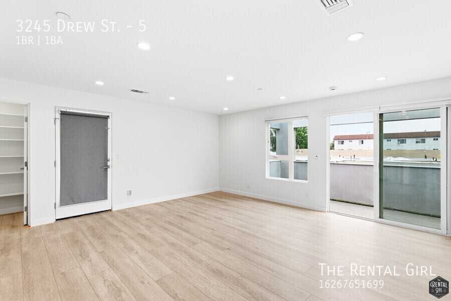 3245 Drew St #5 - Photo 4 of 13