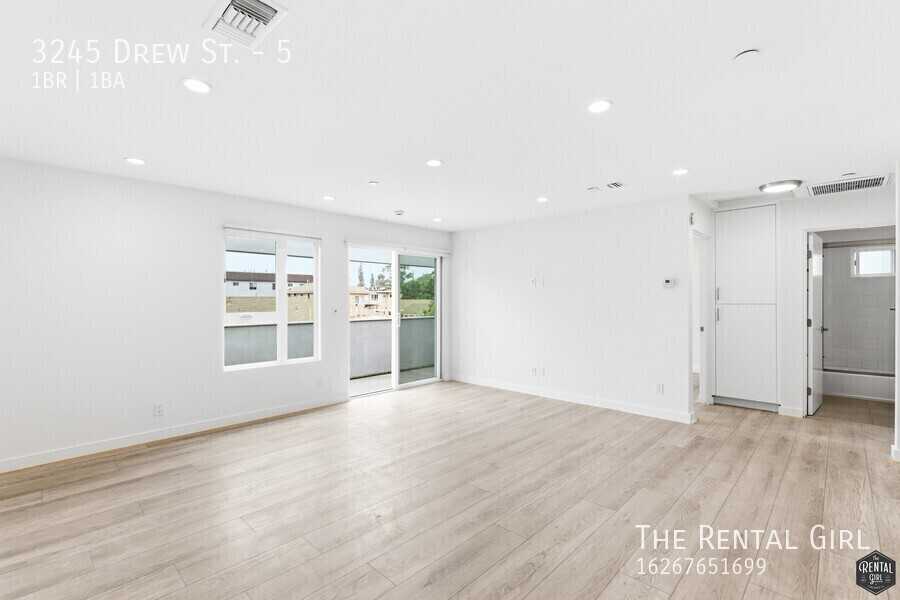 3245 Drew St #5 - Photo 5 of 13