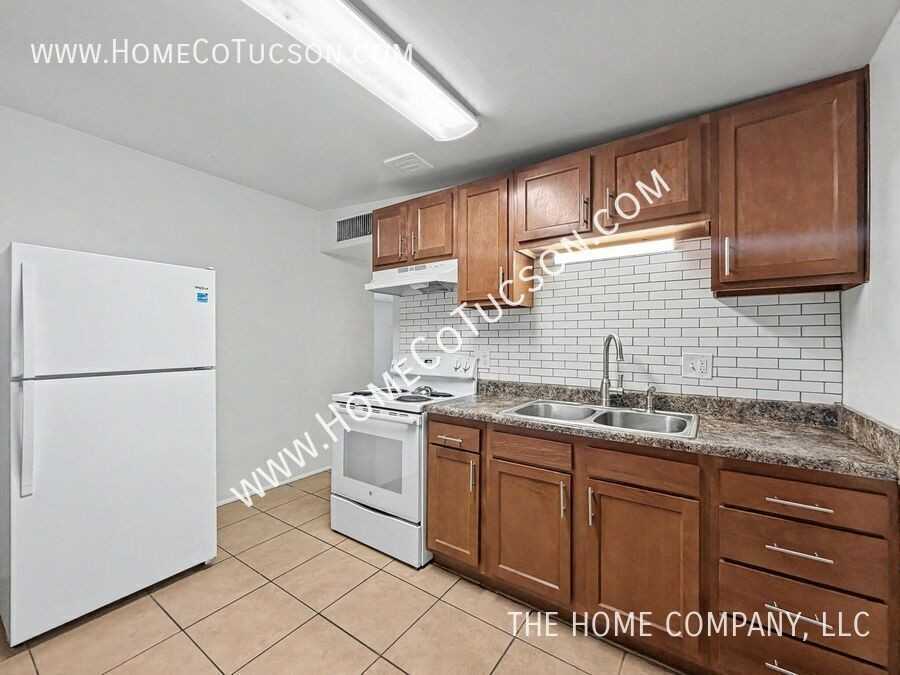 4938 S Highland Dr - Photo 6 of 21