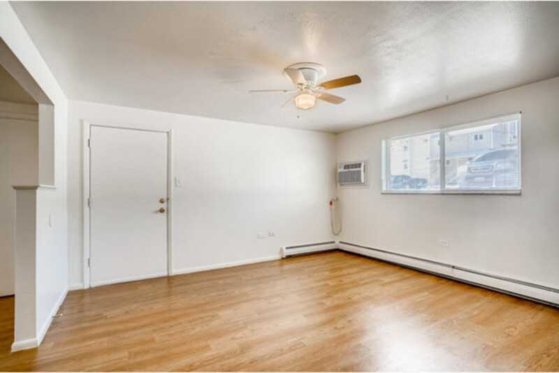 290 S Hoyt St #4 - Photo 4 of 26