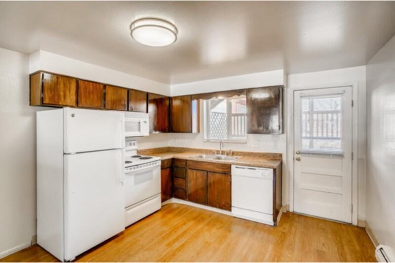 290 S Hoyt St #4 - Photo 5 of 26