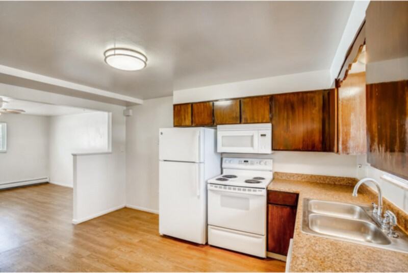 290 S Hoyt St #4 - Photo 6 of 26
