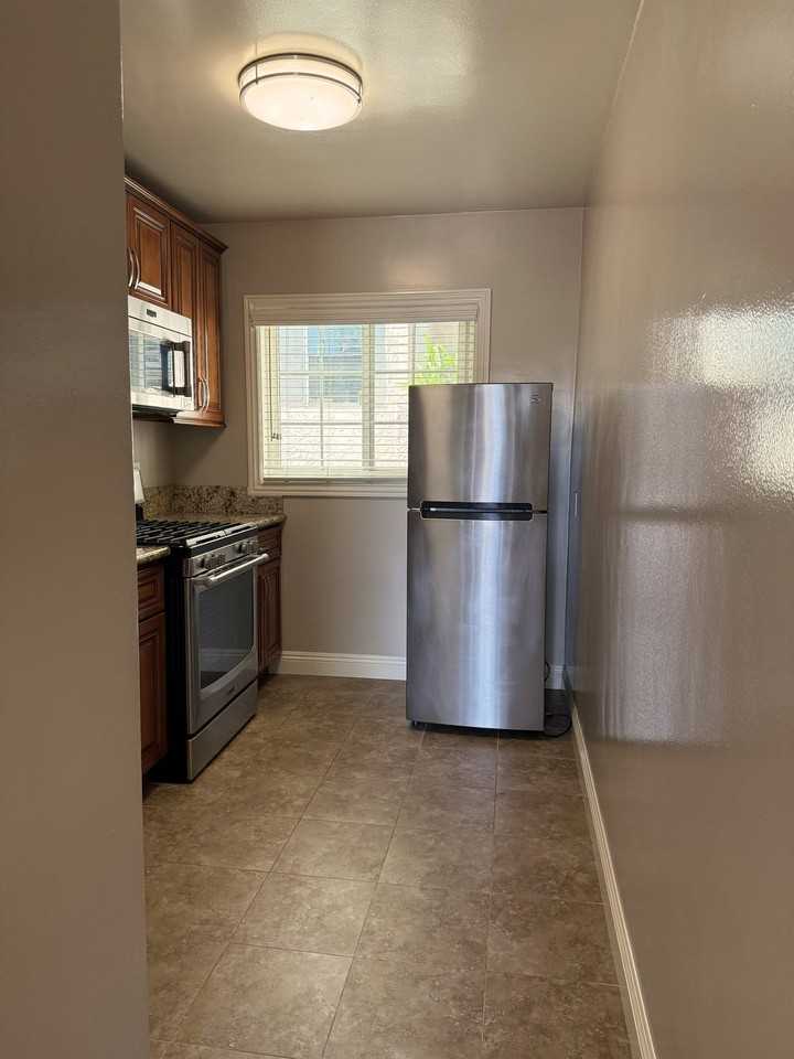 276 S Sierra Madre Blvd #18 - Photo 2 of 15