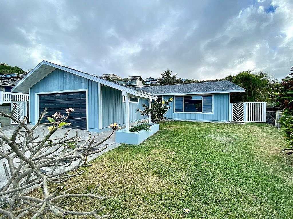 1272 Kina St - Photo 2 of 18