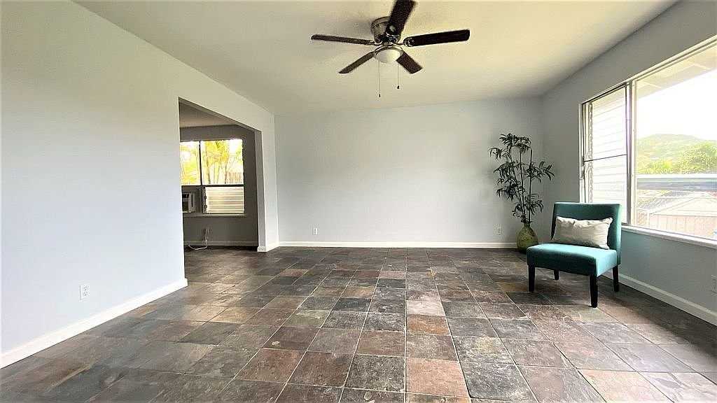 1272 Kina St - Photo 4 of 18