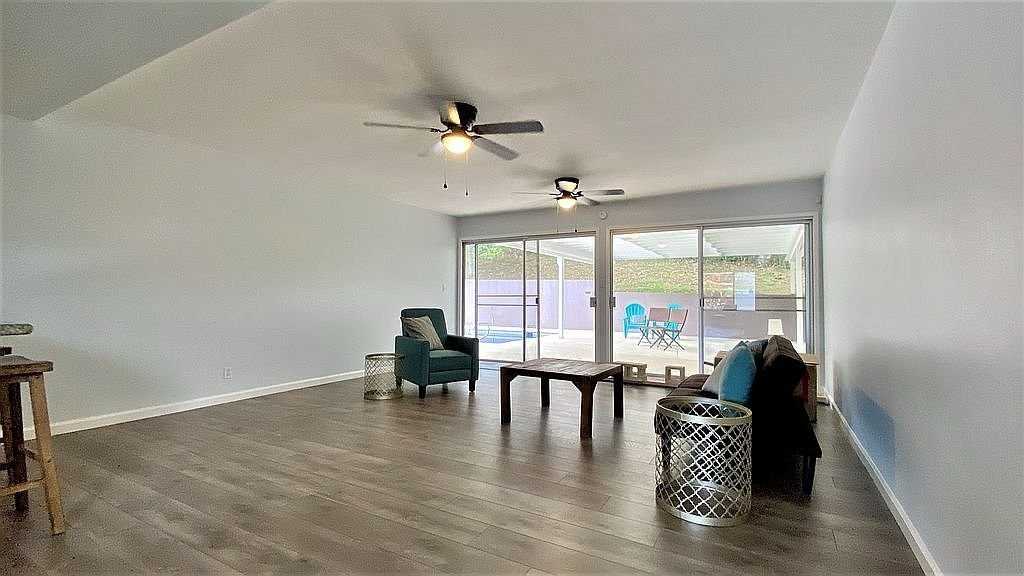 1272 Kina St - Photo 7 of 18