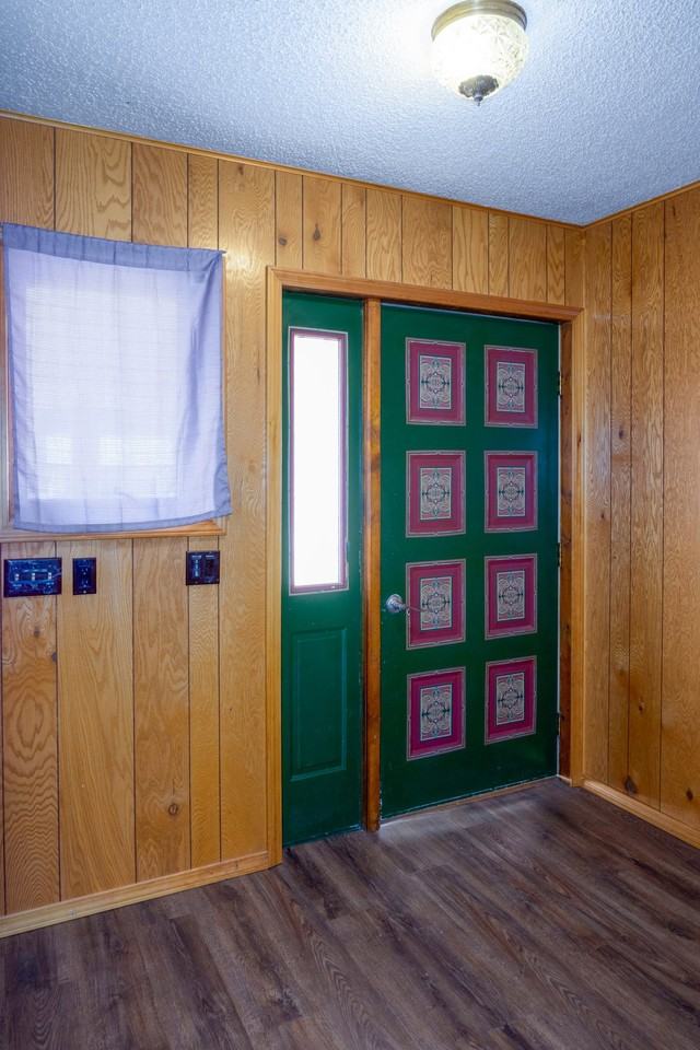 213 E Missoula Ave - Photo 2 of 15