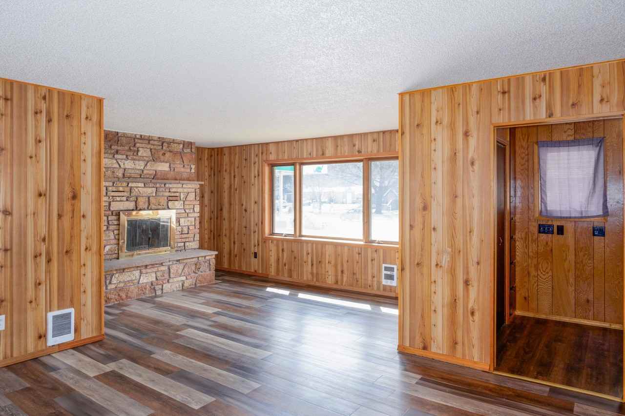 213 E Missoula Ave - Photo 4 of 15