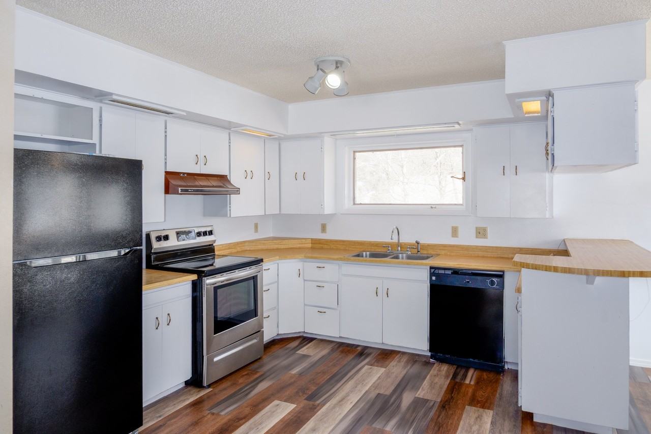 213 E Missoula Ave - Photo 6 of 15
