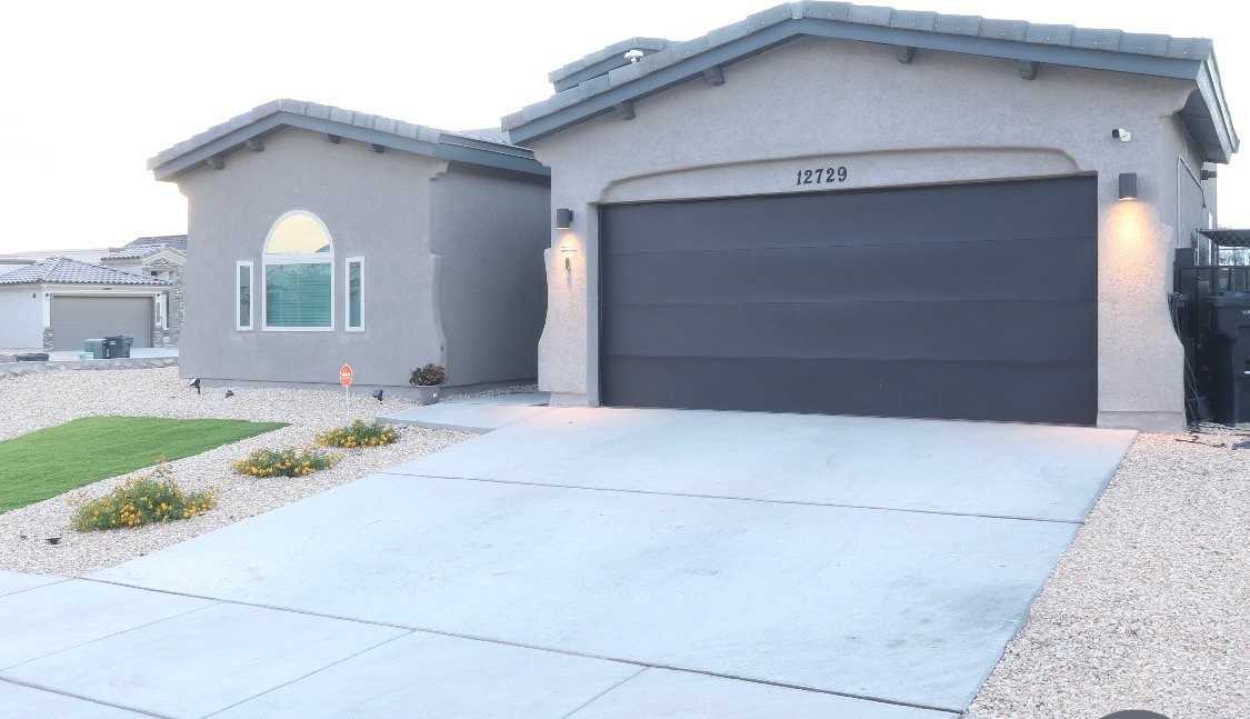 12729 Methley Ave - Photo 2 of 8