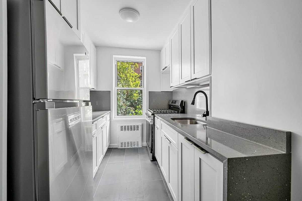 1730 E 14th St #4K