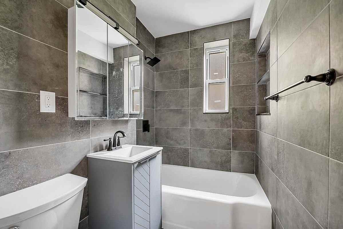 1730 E 14th St #4K - Photo 2 of 8