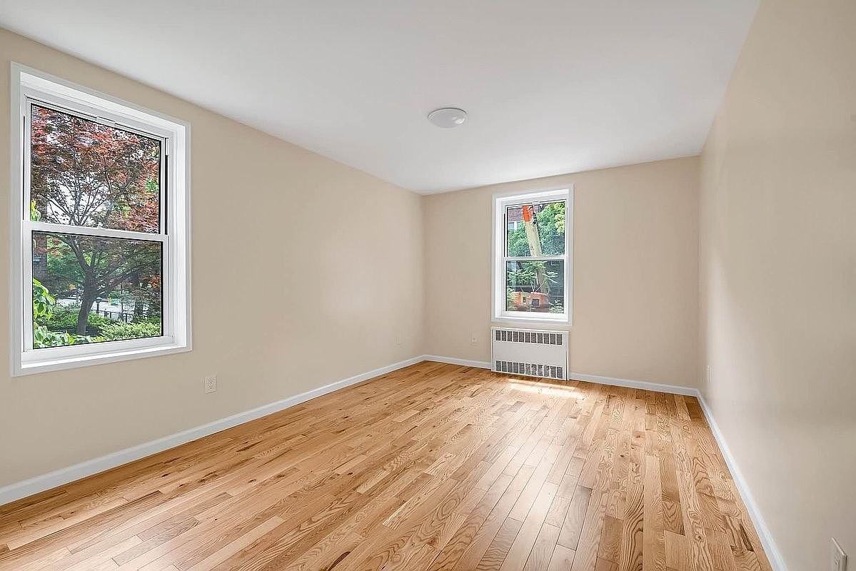 1730 E 14th St #4K - Photo 5 of 8