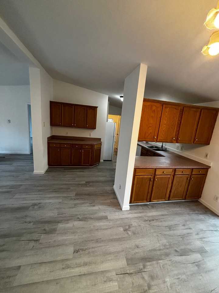 9294 Bluebird Ct - Photo 7 of 11
