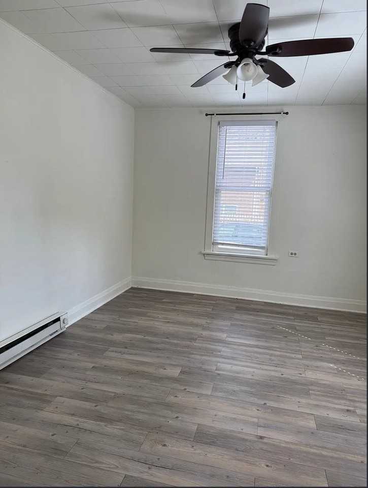 728 N Madison St #1 - Photo 7 of 11