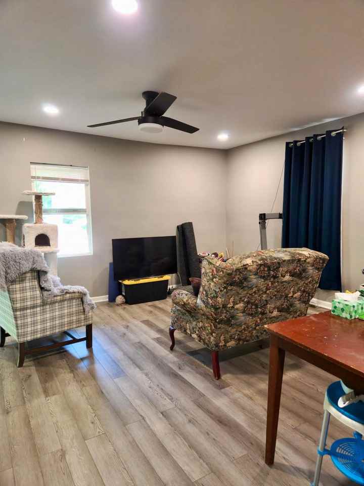 209 Walnut St - Photo 2 of 9