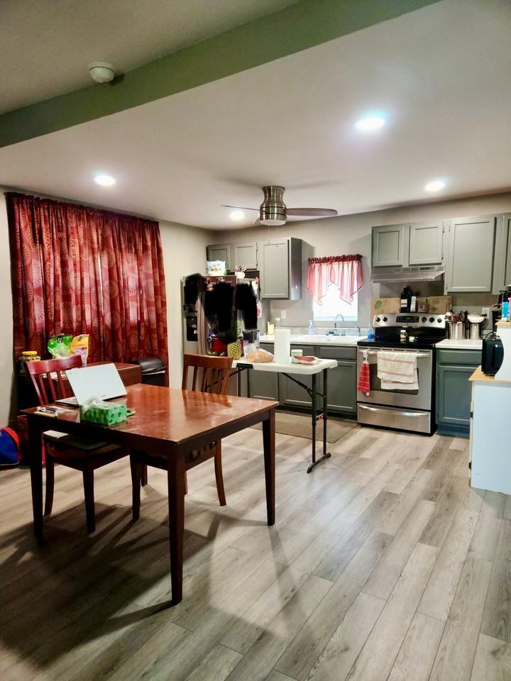 209 Walnut St - Photo 3 of 9