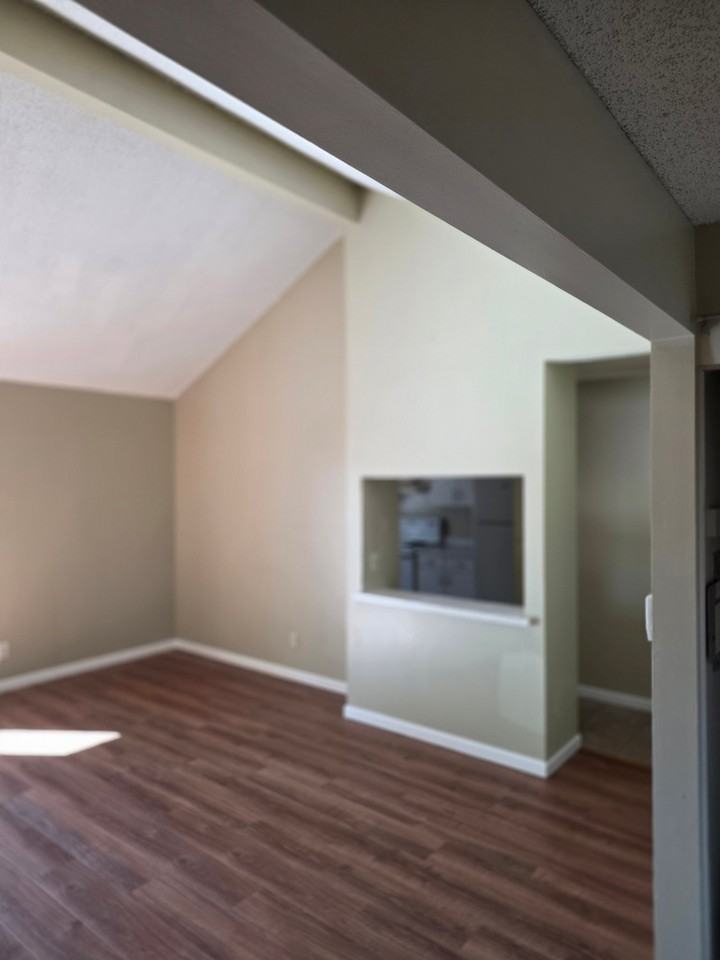 1611 Lyndhurst Dr #F - Photo 3 of 13