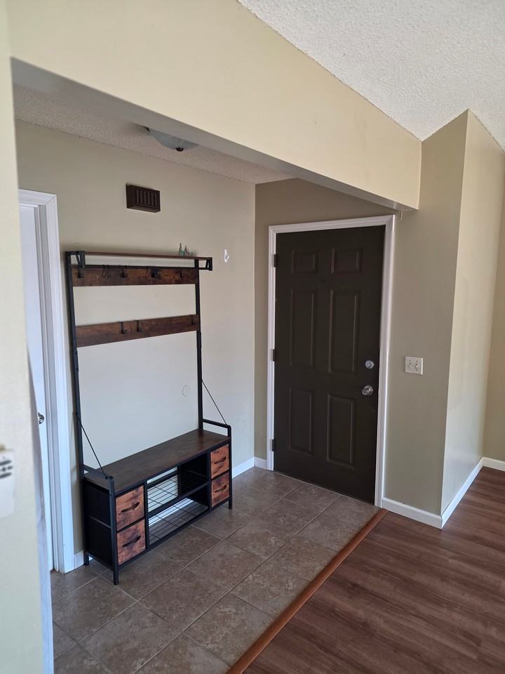 1611 Lyndhurst Dr #F - Photo 4 of 13