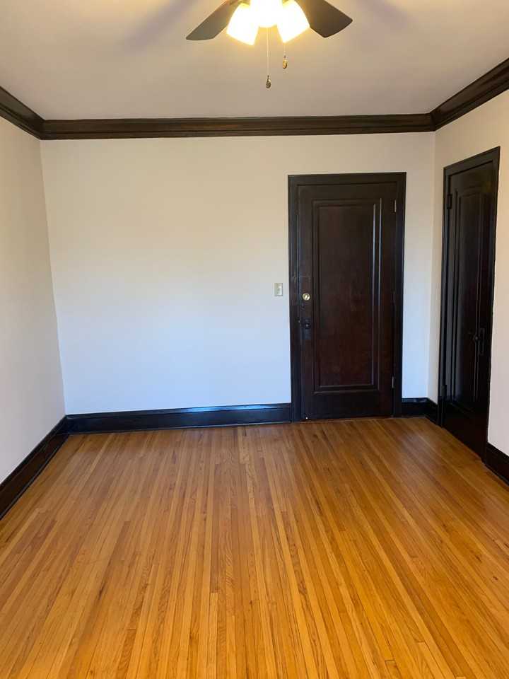 145 Chatsworth St S #305 - Photo 3 of 17