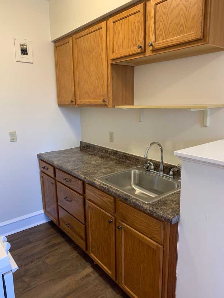 145 Chatsworth St S #305 - Photo 7 of 17