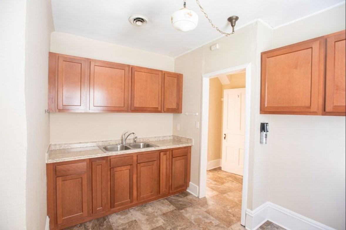 2573 N Bartlett Ave #A - Photo 4 of 12
