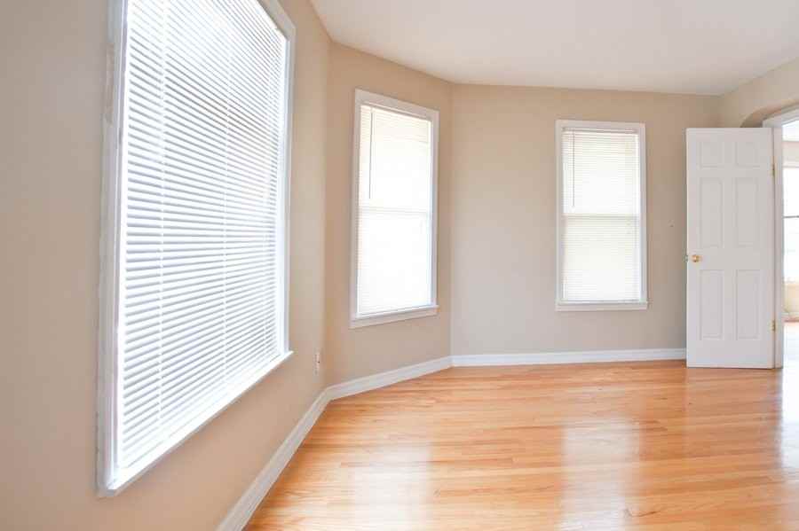 2431 N Farwell Ave - Photo 5 of 13