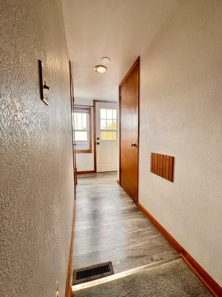 1132 S 10th St #B - Photo 2 of 8