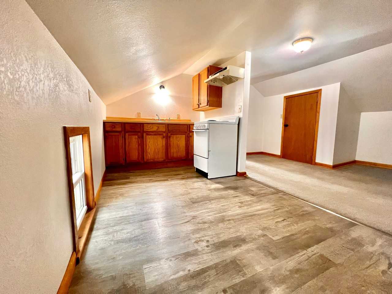 1132 S 10th St #B - Photo 4 of 8