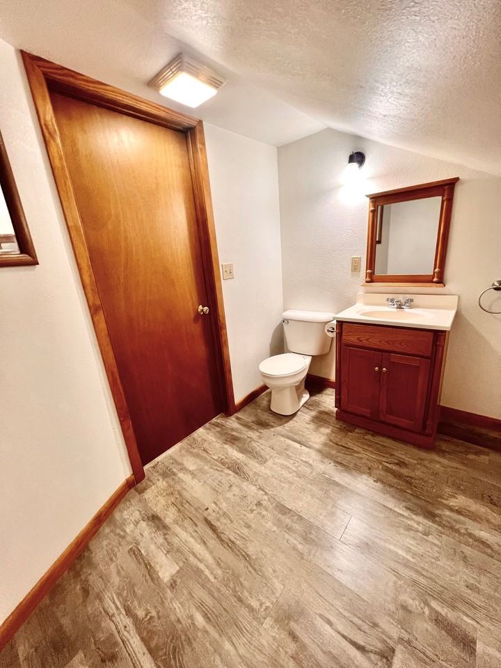 1132 S 10th St #B - Photo 6 of 8