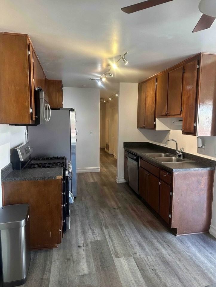 583 Charlotte Dr - Photo 3 of 11